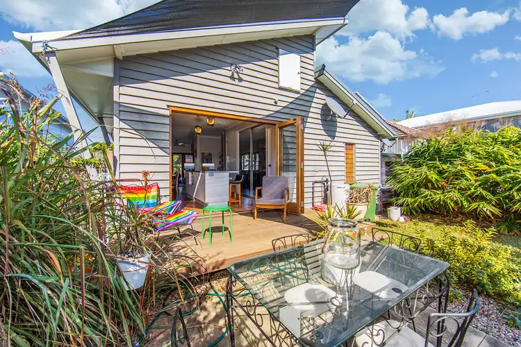 38 King Street, Woody Point QLD 4019