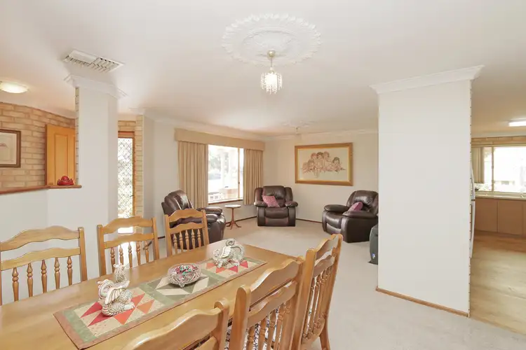 114 Woodley Farm Dr, Northam WA 6401