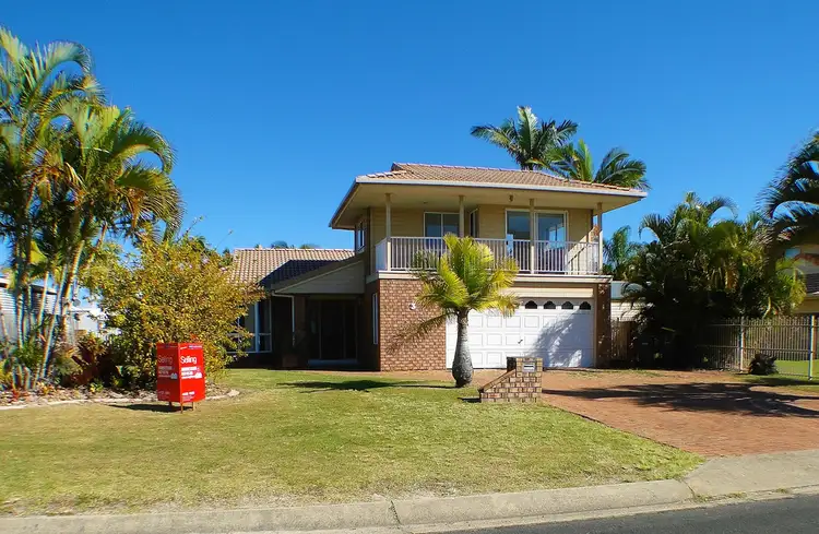 Second view of Homely house listing, 3 Skinner Crescent, Urangan QLD 4655