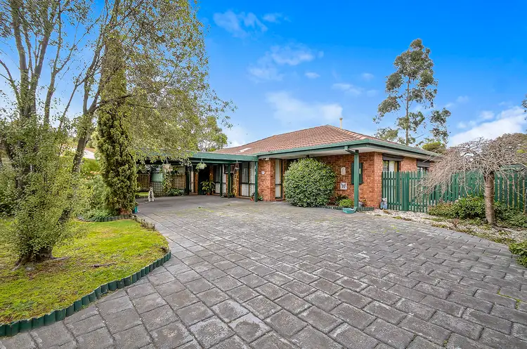 4 Gibb Court, Pakenham VIC 3810