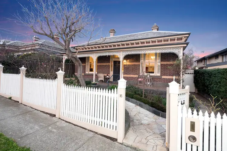 16 Milverton Street, Moonee Ponds VIC 3039
