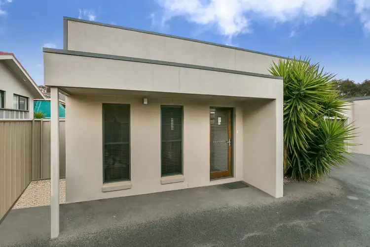 Main view of Homely house listing, 1/10 Wallaby Avenue, Kangaroo Flat VIC 3555