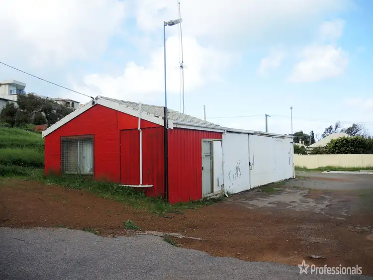 12 Lewis Street, Geraldton WA 6530