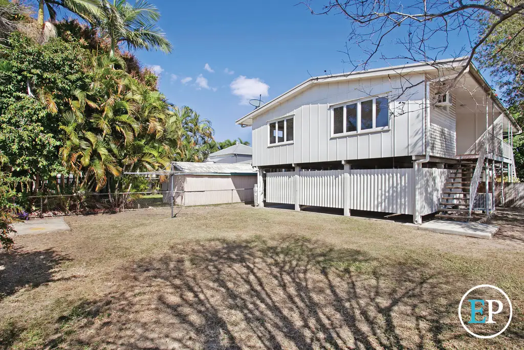 Main view of Homely unit listing, 2/56 Albany Road, Hyde Park QLD 4812