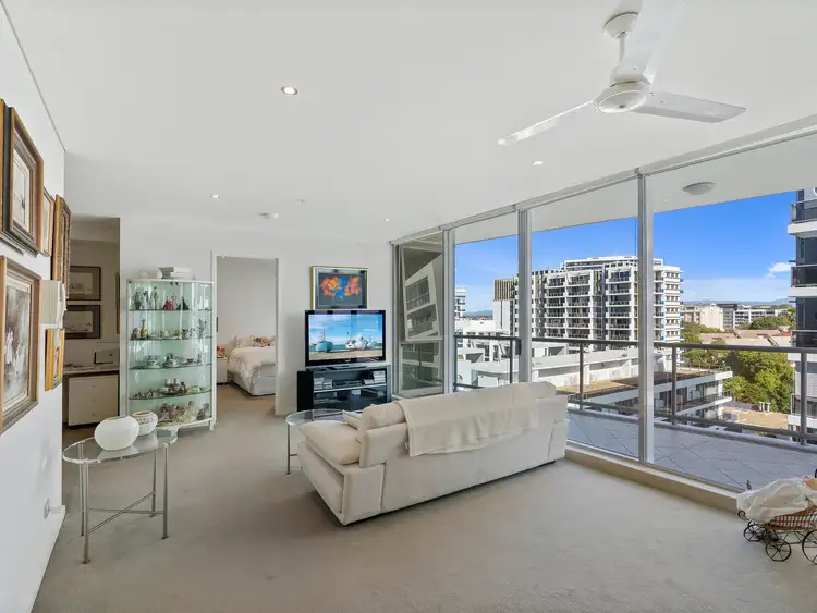 1002/1 Como Crescent, Southport QLD 4215