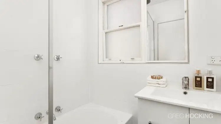 Sixth view of Homely apartment listing, 18/8 Louise Street, Melbourne VIC 3004