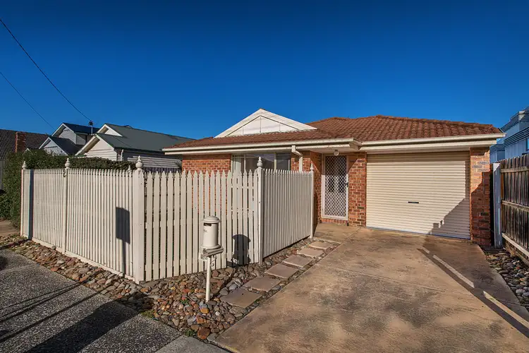 1/2 Blantyre Avenue, Chelsea VIC 3196