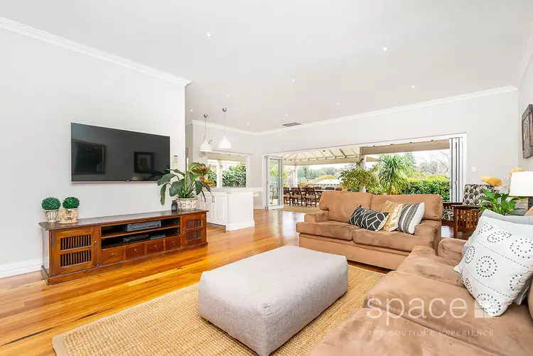 10 McKenna Glen, Mount Claremont WA 6010