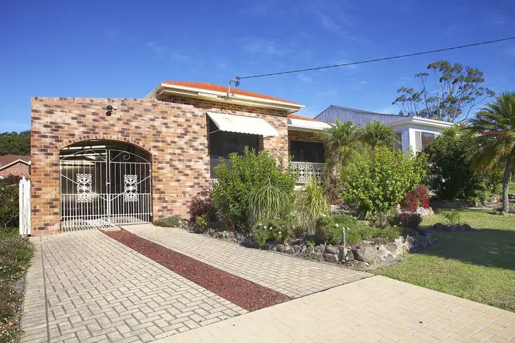 63 STRATA AVENUE, Barrack Heights NSW 2528