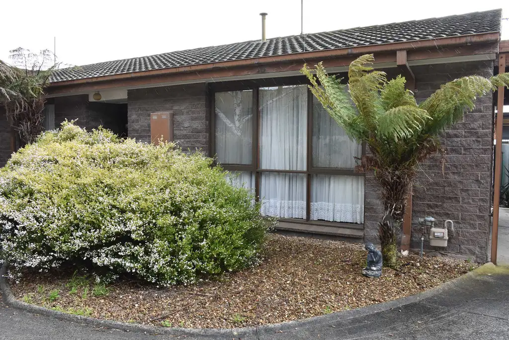 Main view of Homely unit listing, 2/33 Bennett Street, Moe VIC 3825