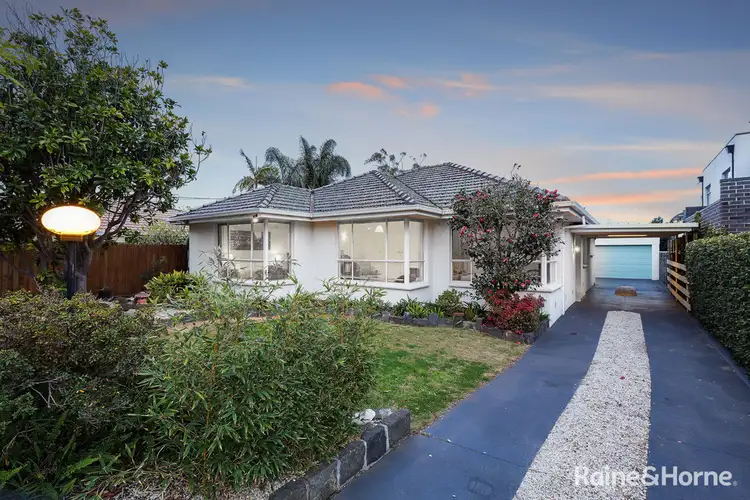 30 Myrtle Grove, Altona VIC 3018