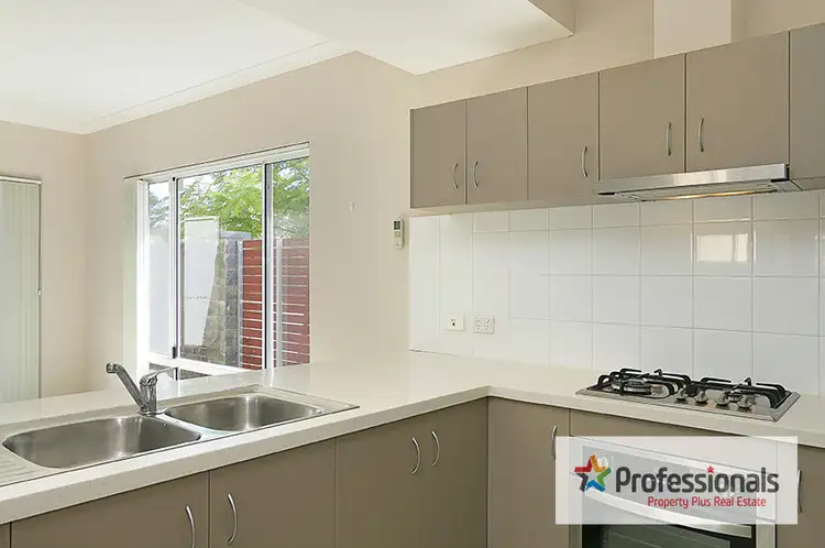 Sixth view of Homely house listing, 1/2 Malting Crt, Canning Vale WA 6155