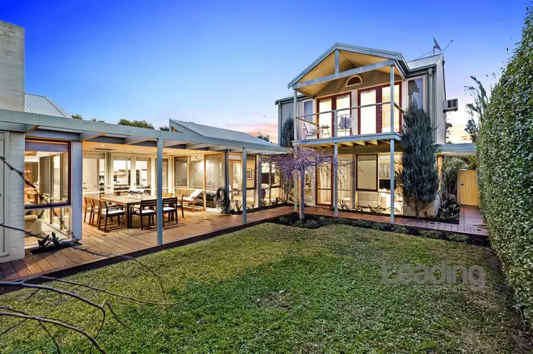11 Olive Grove, Sunbury VIC 3429