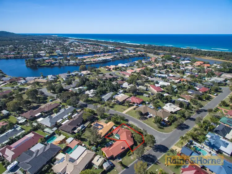 1/2 Edward Avenue, Pottsville NSW 2489