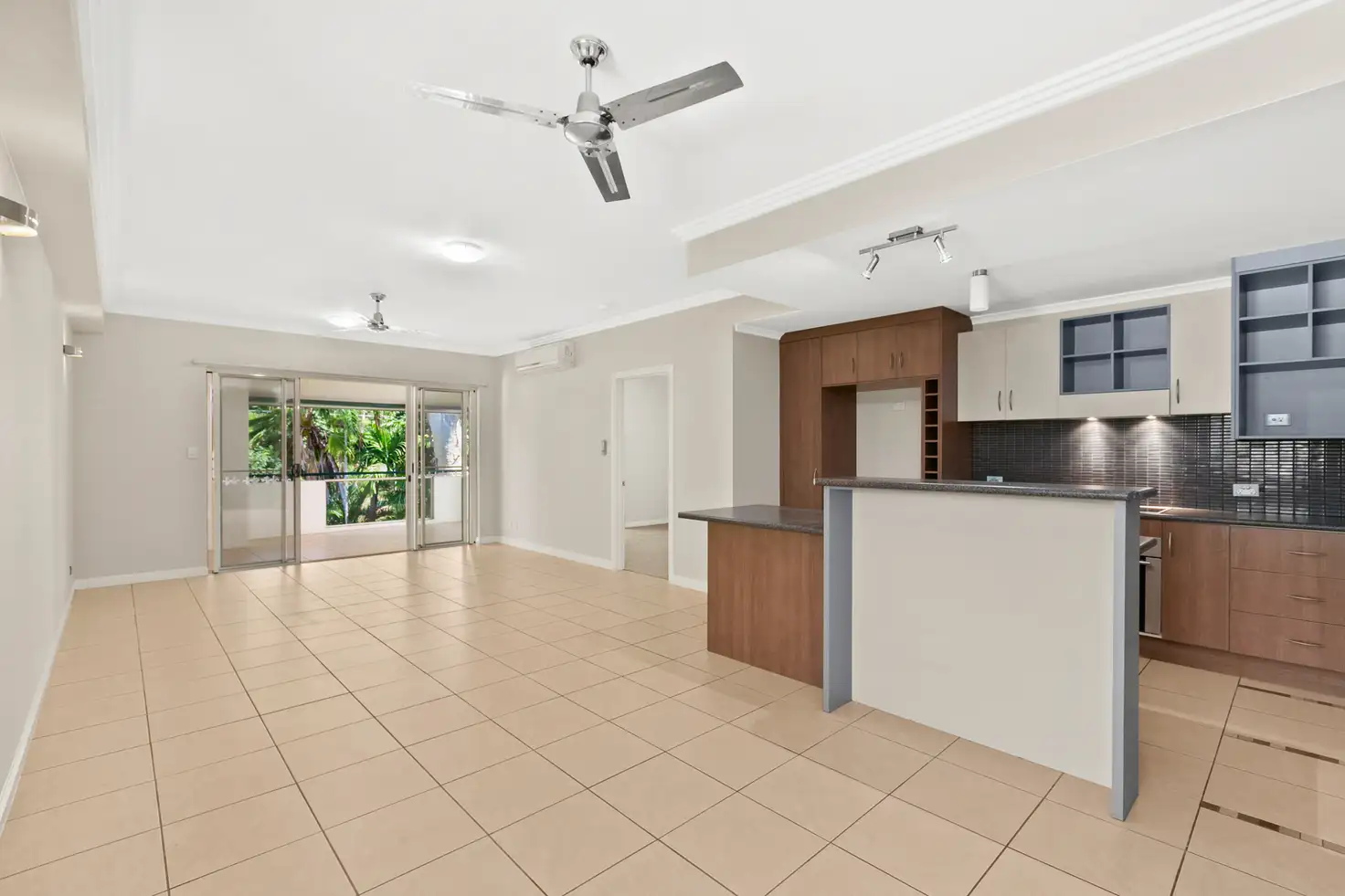 Main view of Homely unit listing, 9/1804 Captain Cook Highway, Clifton Beach QLD 4879