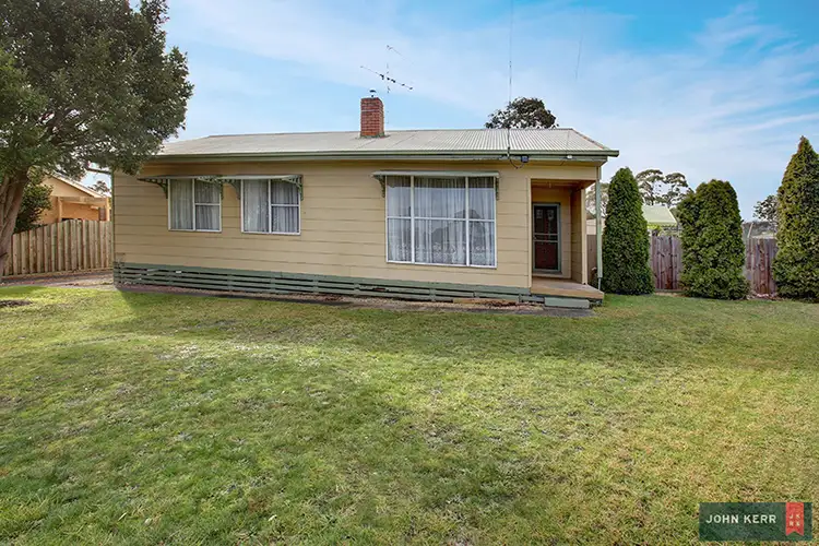 19 Parer Avenue, Moe VIC 3825