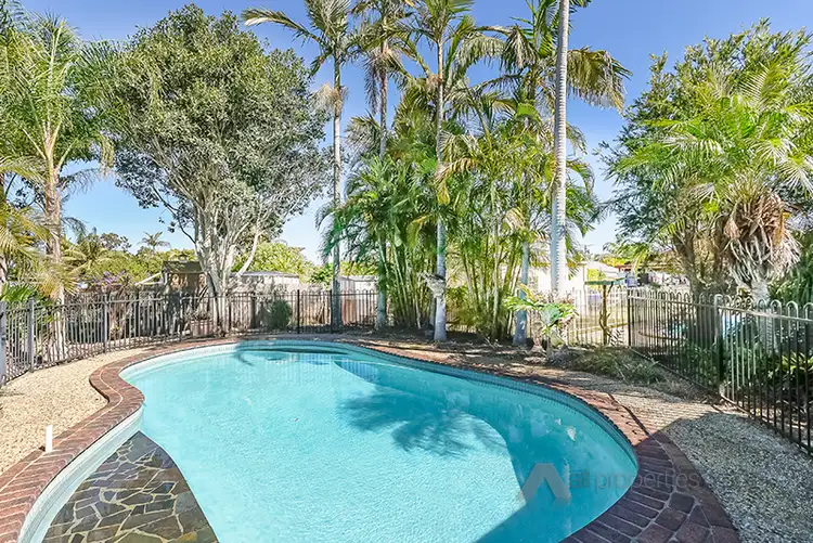 67 OWENS CRESCENT, Regents Park QLD 4118