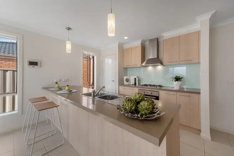 Fifth view of Homely house listing, 4 Cable Circuit, Craigieburn VIC 3064