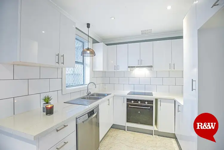 34 Bougainville Road, Lethbridge Park NSW 2770