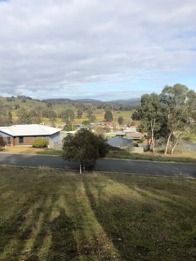 3 Eberlin Place, Tumut NSW 2720