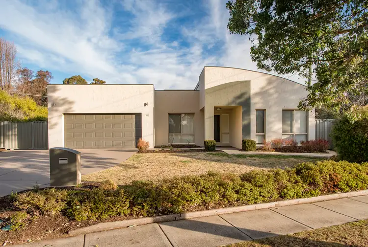 120 Dixon Drive, Holder ACT 2611