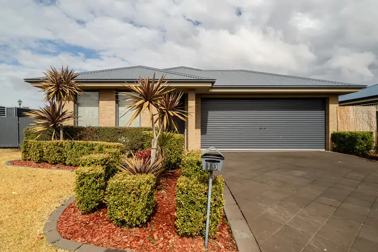19 Torvean Avenue, Dubbo NSW 2830