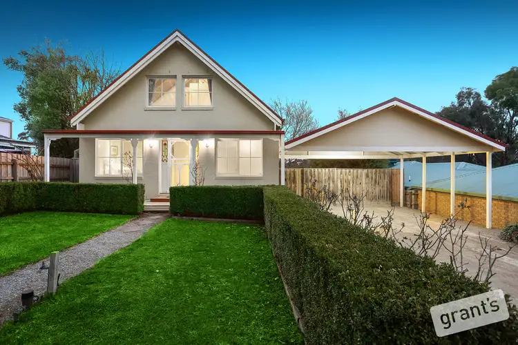 8 Pinewood Crescent, Berwick VIC 3806