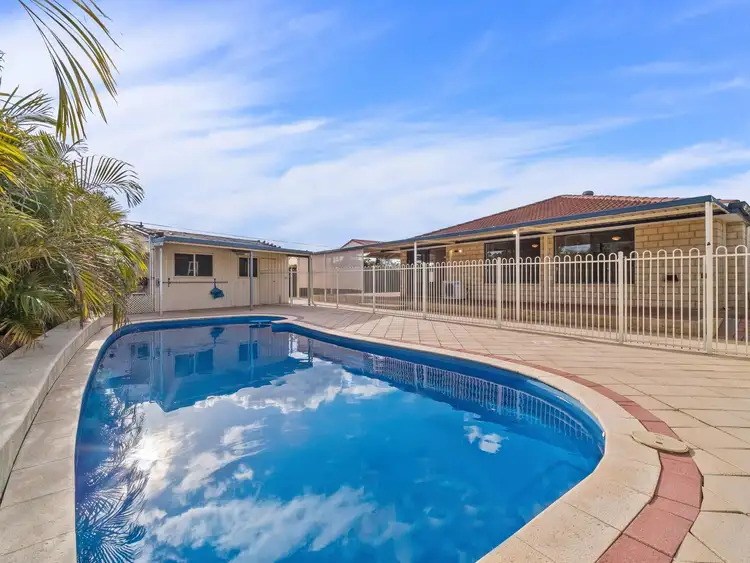 6 Emerald Court, Maida Vale WA 6057