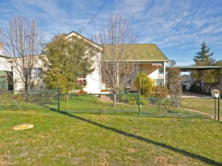 9 William Street, Junee NSW 2663