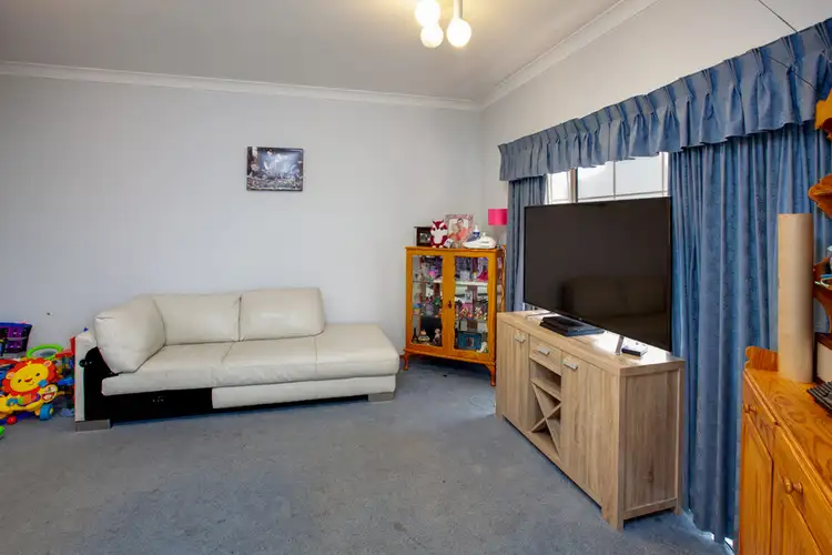 Second view of Homely house listing, 7 Scullin Court, Wodonga VIC 3690