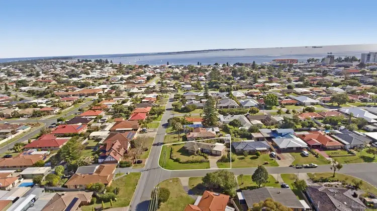 2 Stoner Street, Rockingham WA 6168