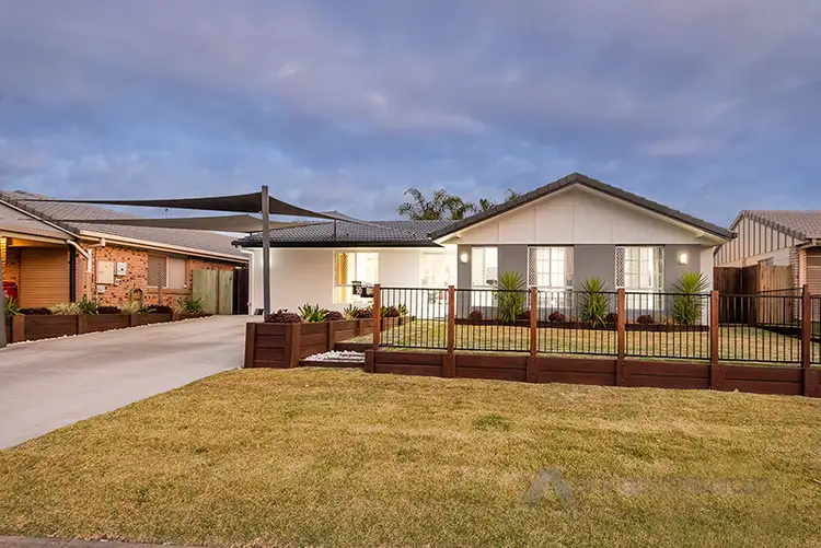 10 Hanlon Street, Tanah Merah QLD 4128