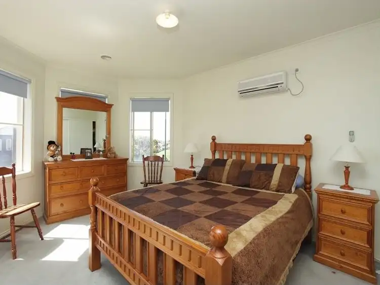 Fifth view of Homely house listing, 143 GOWANBRAE DRIVE, Gowanbrae VIC 3043