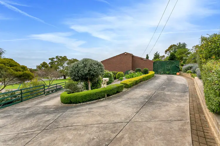 2 Camelot Crescent, Seacombe Heights SA 5047
