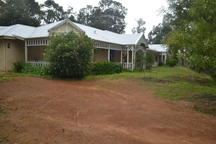 16 Barbarich Drive, Gidgegannup WA 6083