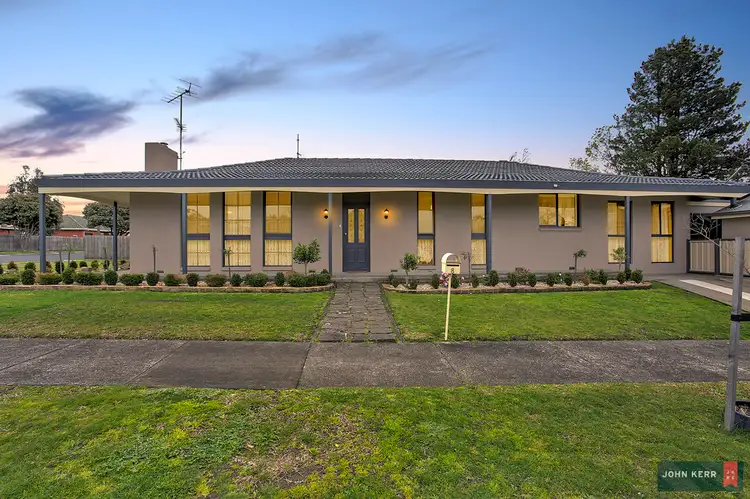 8 Monte Crescent, Moe VIC 3825