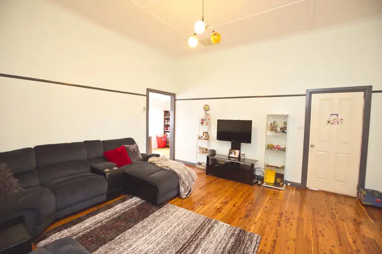 15 Park Street, Yenda NSW 2681