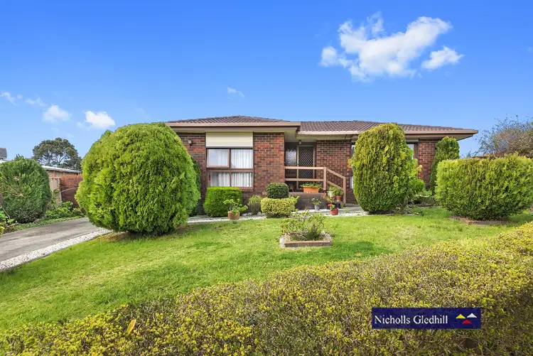 2 BENALLA CLOSE, Endeavour Hills VIC 3802