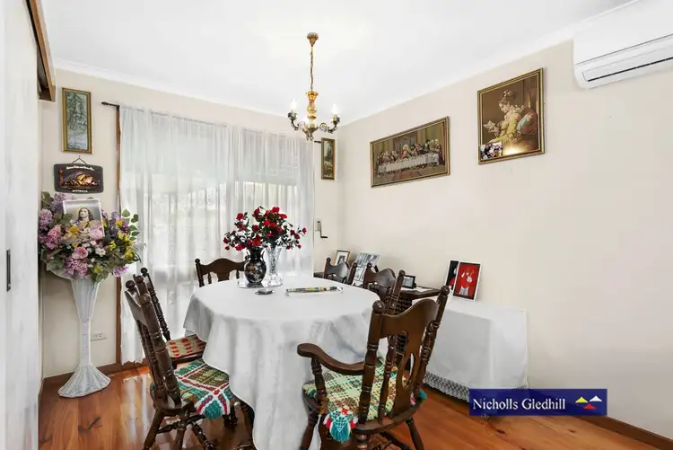 Fourth view of Homely house listing, 2 BENALLA CLOSE, Endeavour Hills VIC 3802