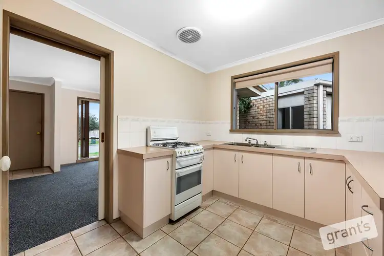 Fifth view of Homely house listing, 2/7 Madison Avenue, Narre Warren VIC 3805