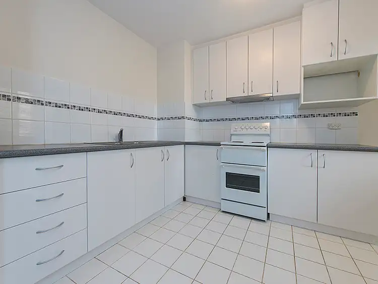 Fourth view of Homely apartment listing, 33/39 Hurlingham Road, South Perth WA 6151