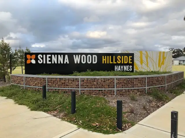 10 Silverthrone Road, Haynes WA 6112