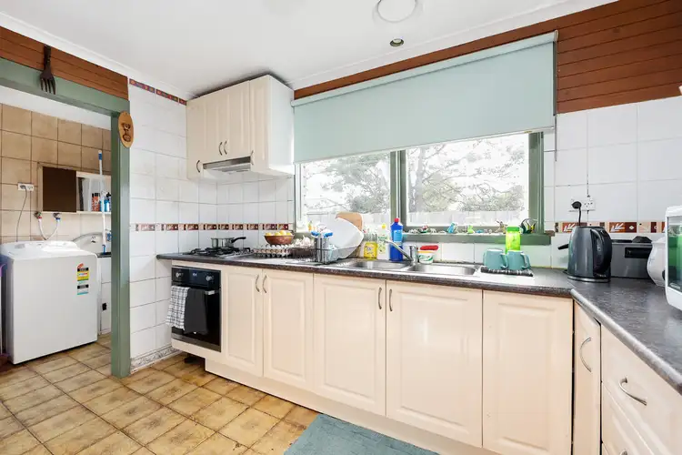 Fifth view of Homely house listing, 1 DORIS CRT, Springvale South VIC 3172