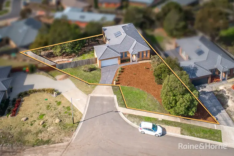 Second view of Homely house listing, 8 Emma Court, Sunbury VIC 3429