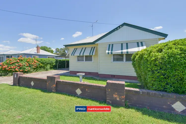 Main view of Homely house listing, 10 Oxley Street, Tamworth NSW 2340