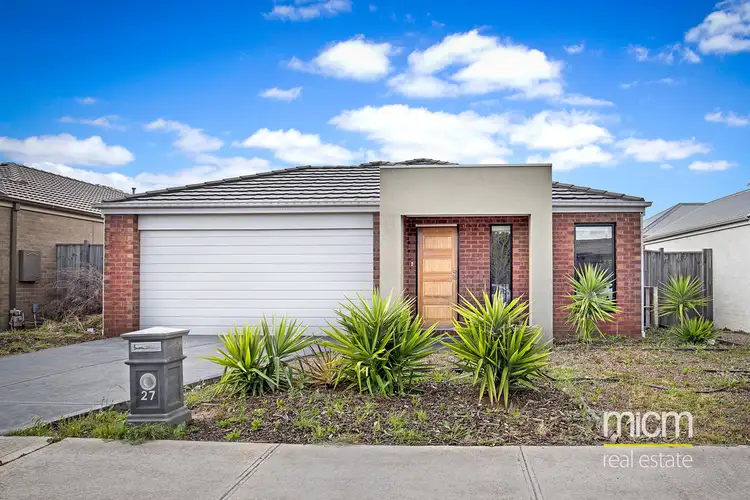27 Eagle Way, Deer Park VIC 3023