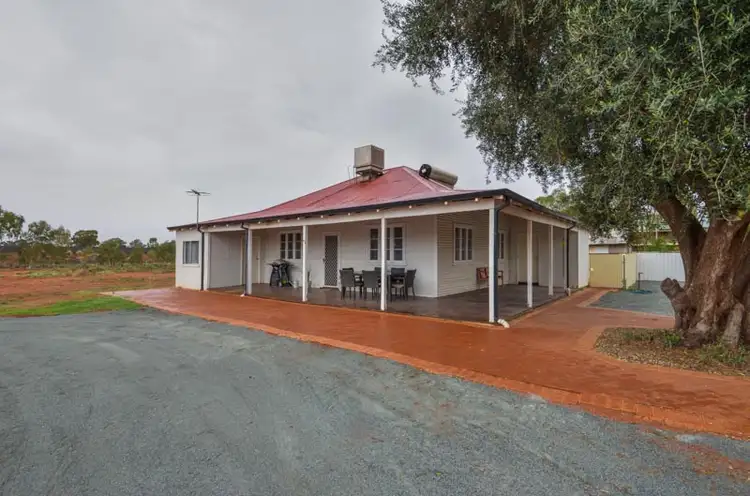 11 Androvich Way, West Lamington WA 6430
