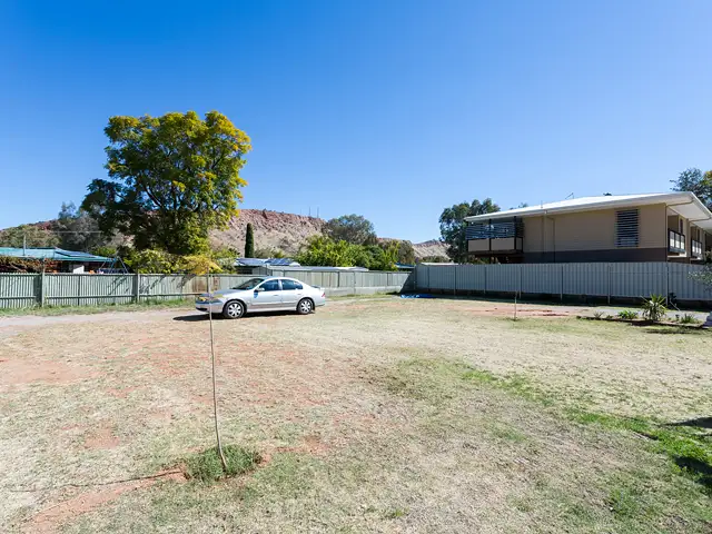 10 Gnoilya Street, Alice Springs NT 870