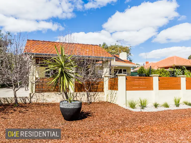 17 Luffingham Street, Melville WA 6156