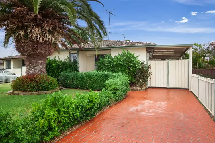 15 Stevenage Cres, Hebersham NSW 2770